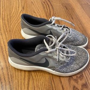Nike Youth Shoes, gray, size 6.5Y